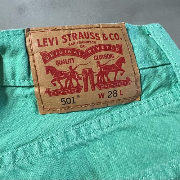 LEVI’S 501 Mid-Rise Jean Shorts in Mint Green - Picture 4 of 6